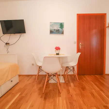 Sunshine Apartment *